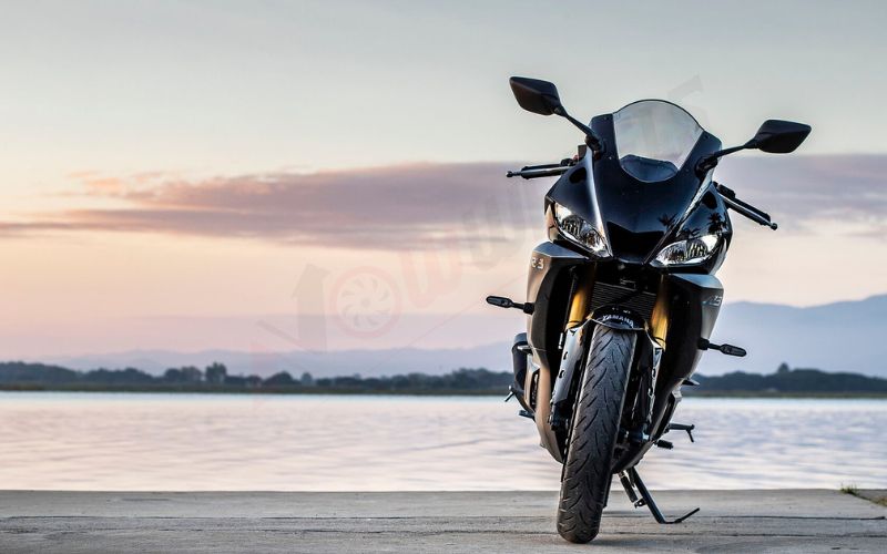 Yamaha R3