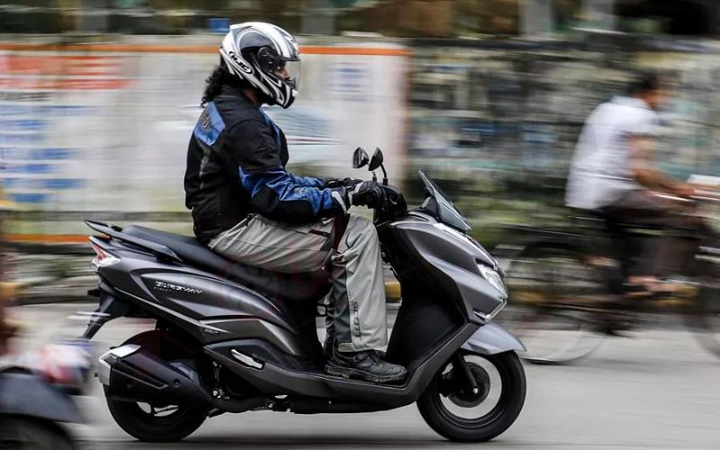 Suzuki Burgman Street