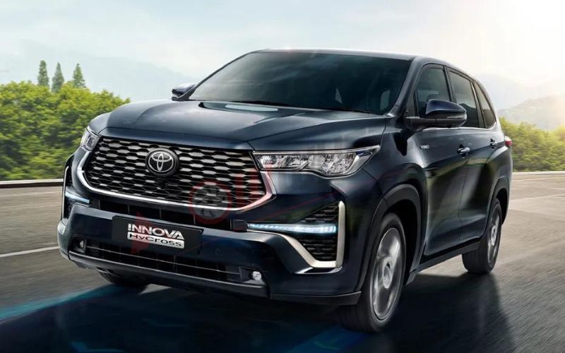 Toyota Innova Hycross