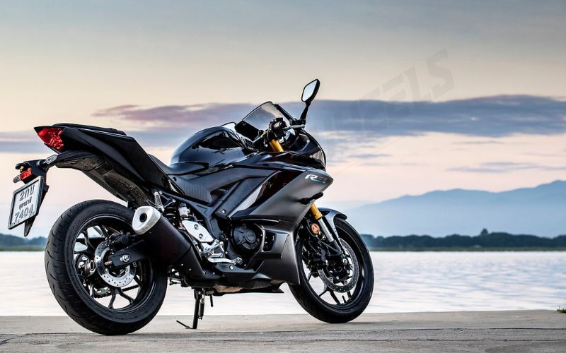 Yamaha R3